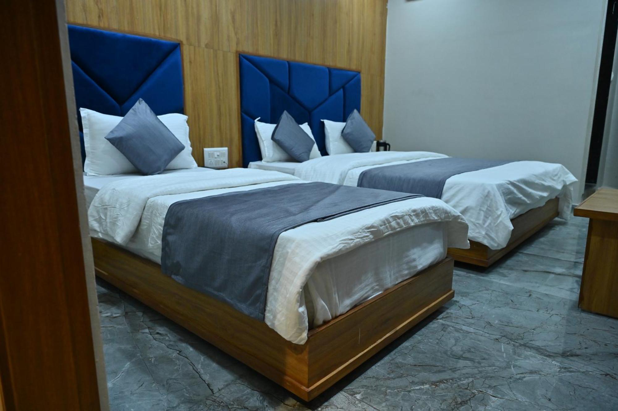 Hotel Sury Villa Ahmedabad Exterior foto